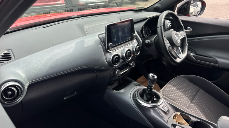 Nissan Juke 1.0 DiG-T 114 N-Connecta 5dr Petrol Hatchback
